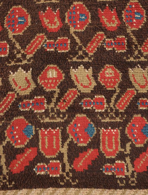 BED COVER, knotted pile. 187 x 140 cm. Finland/Sweden first half of the 19th century.