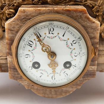 Table garniture 3 pcs 20th century.