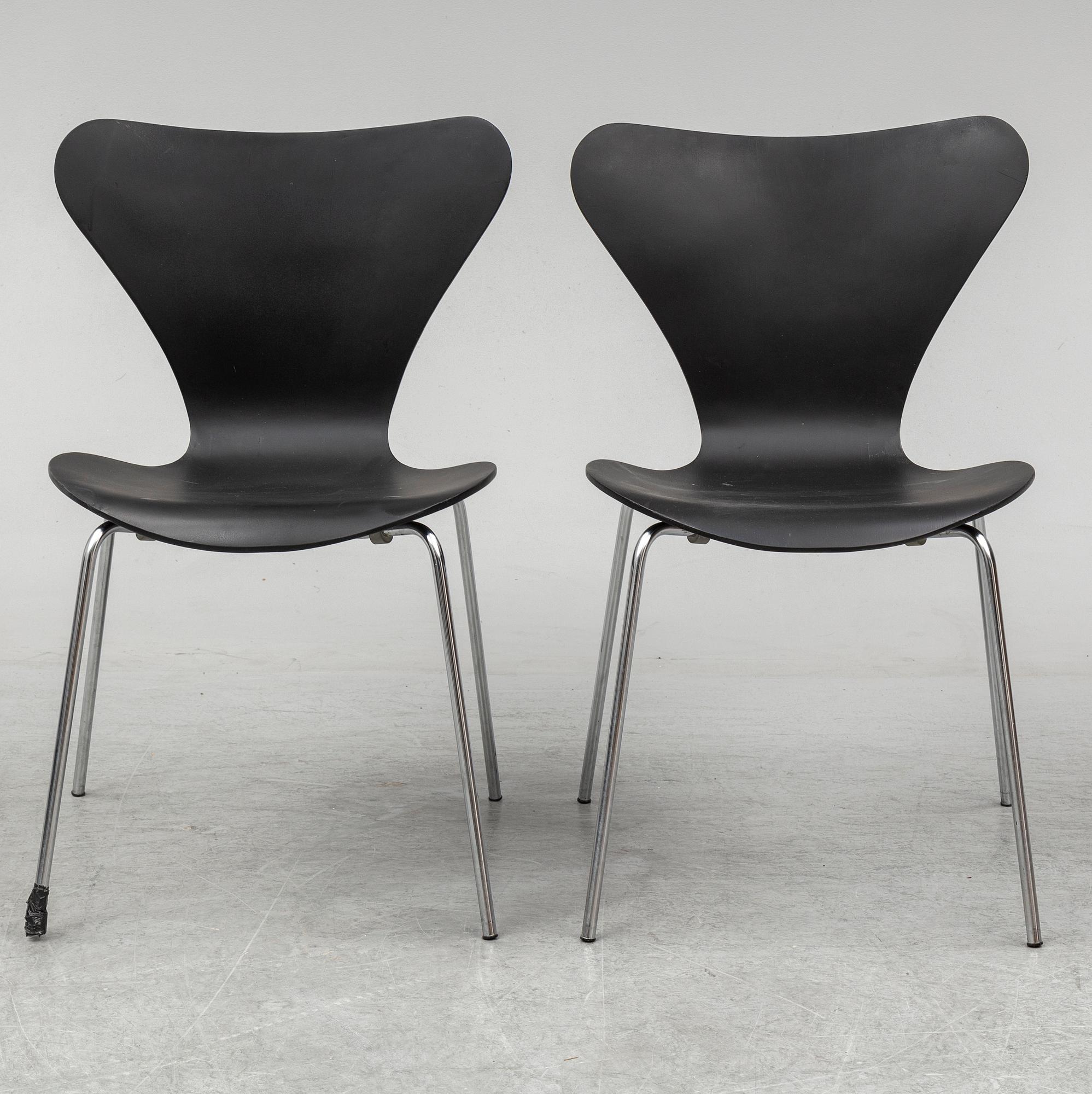 ARNE JACOBSEN, six 'Series 7' chairs from Fritz Hansen, Denmark.