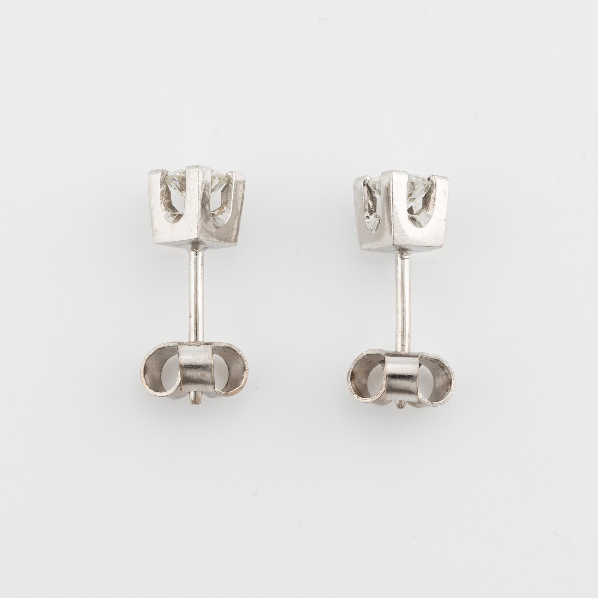 Earrings, one pair, white gold with brilliant-cut diamonds.