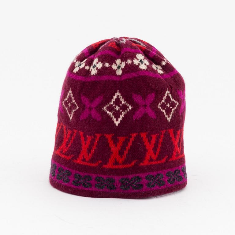 Louis Vuitton, a knitted cashmere hat and scarf.