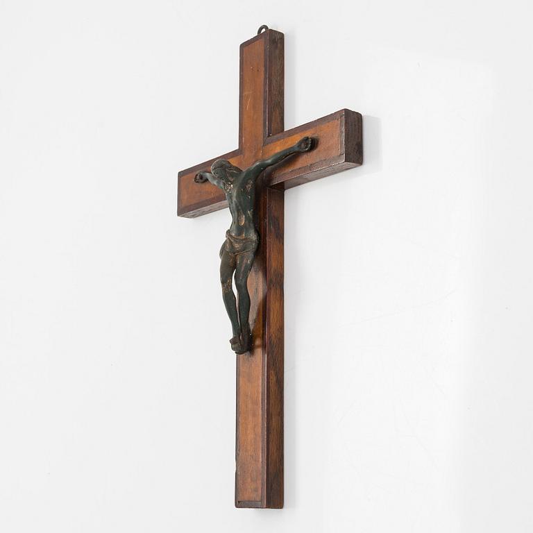 Krucifix, brons med rester av förgyllning, 1800-tal.
