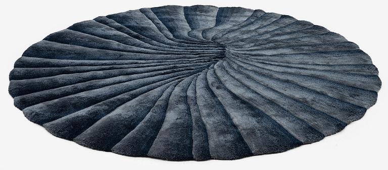 Diana Orving, a carpet 'Disappearance II', round diameter 300 cm, Ferreira de Sá, Portugal.