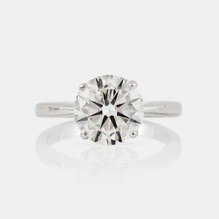 A brilliant-cut diamond, 3.26 cts J/VS1, ring.