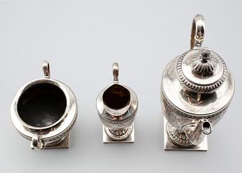 KAFFESERVIS, 3 delar, silver, CG Hallberg, Stockholm 1904. Vikt ca 1016 g.