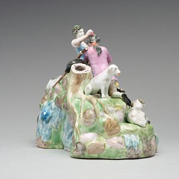 SKULPTURGRUPP, porslin. "Pastoral scen med 
 kurtiserande herdepar". Royal Copenhagen, Danmark, 1700-talets slut.