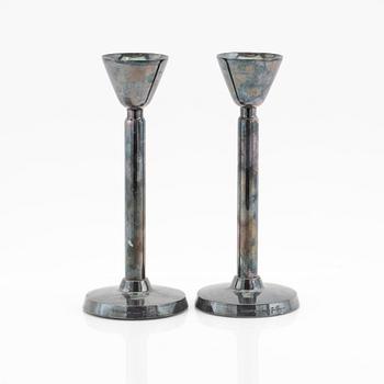 Gustaf Jansson, ljusstakar, ett par, sterlingsilver, C.G.Hallberg, Stockholm, 1960.