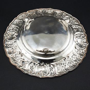 A 20th century silver plate from Egypt. Weight 412 g.