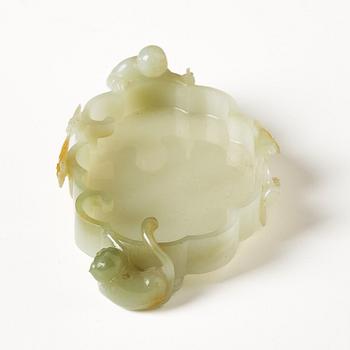 A Chinese nephrite brush washer, 20th century.