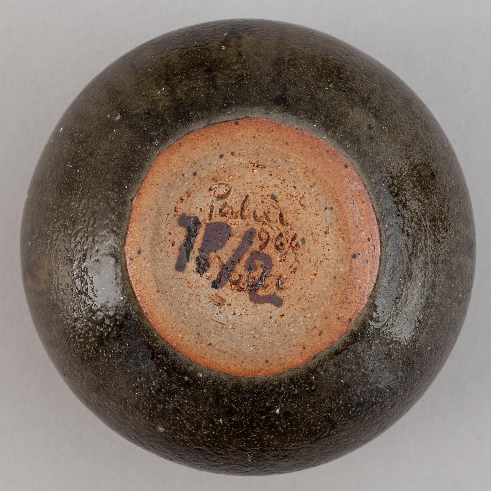 Rolf Palm, a set of two stoneware vases and three stoneware bowls.