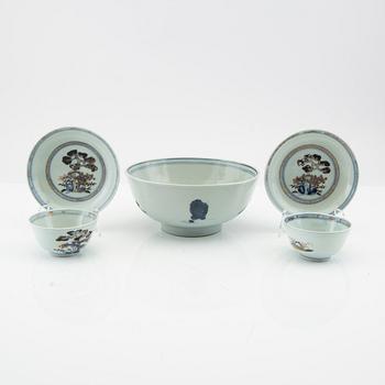 Skål samt koppar med fat 2 st Kina  Qianlong /1736-95) porslin.