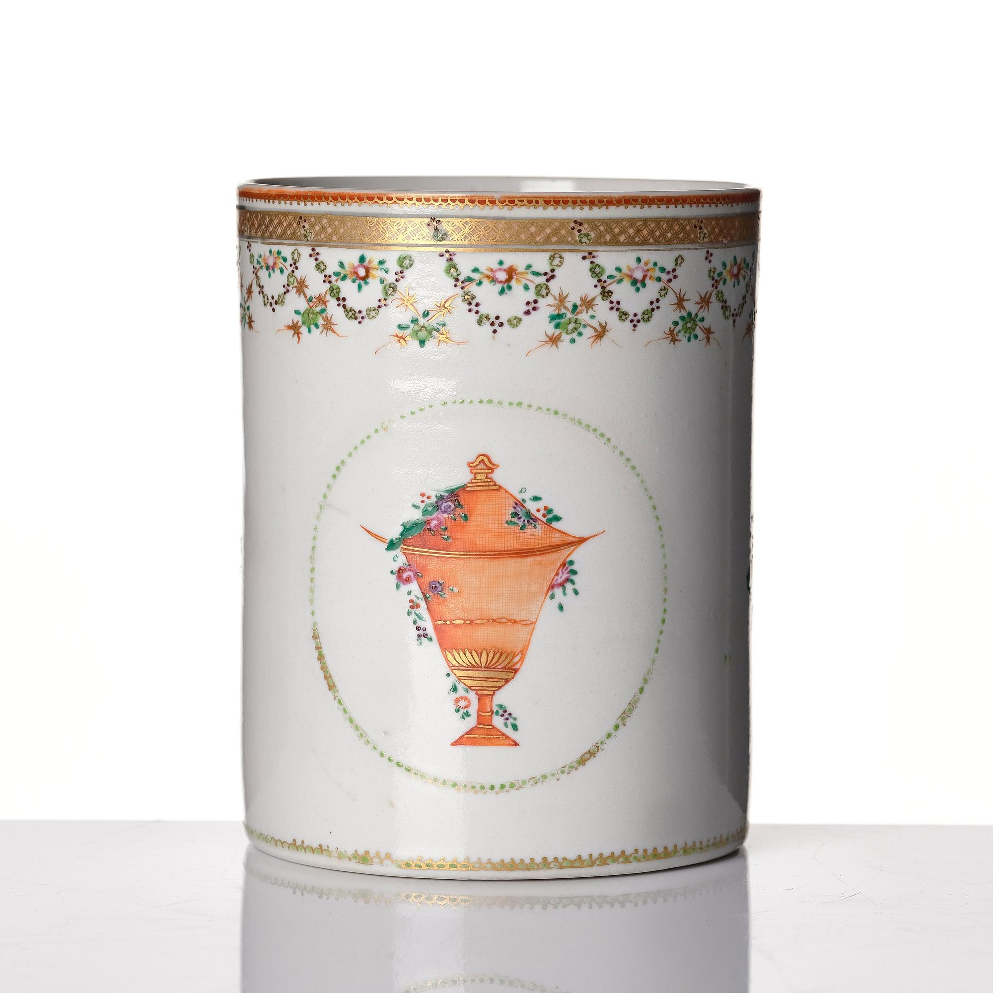 Mugg, kompaniporslin. Kina, Qingdynastin, Qianlong (1736-95).