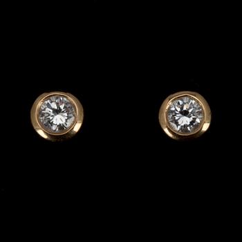 ÖRHÄNGEN, guld 18K, små briljantslipade diamanter, Torbjörn Tillander, Helsingfors.