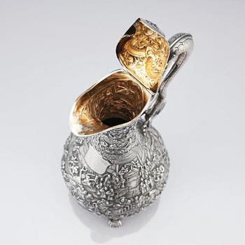 A Chinese export silver wine ewer, Qing dynasty, 19th Century.