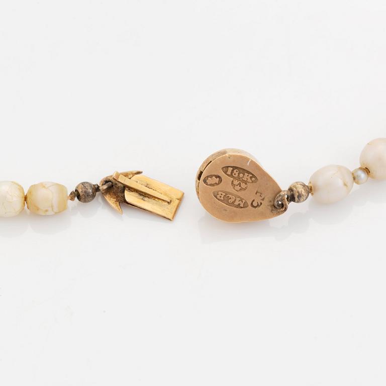 Collier pärlor med lås 18K guld.