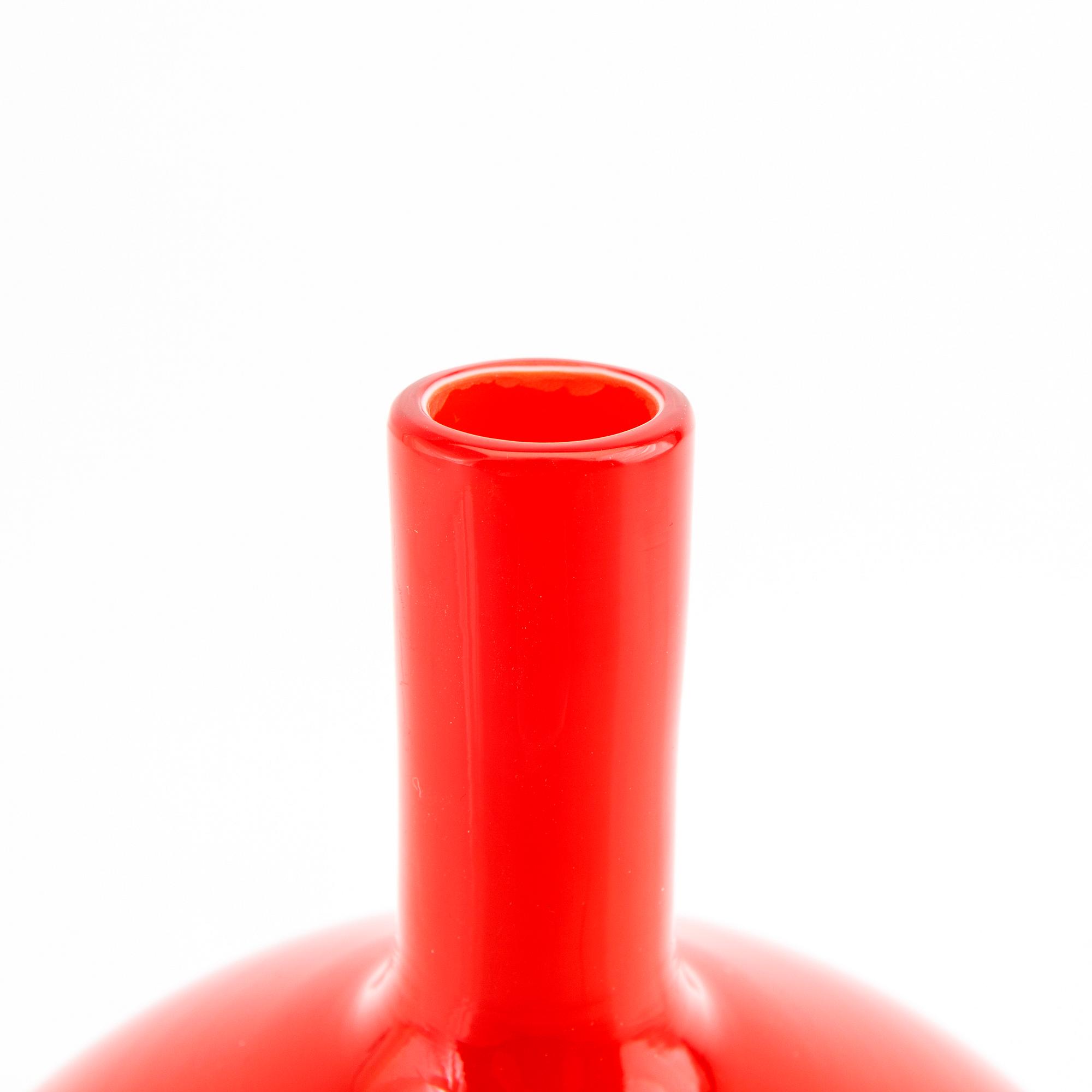 A 1990 "Vire" Timo Sarpaneva decanter with stopper for Venini, Italy.
