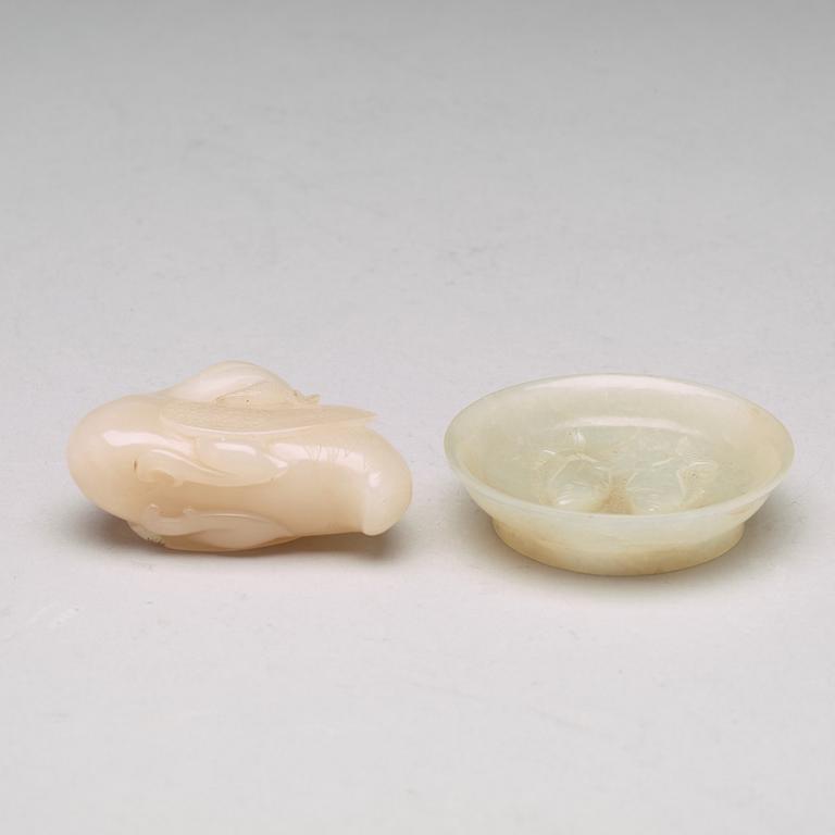 A Chinese nephrite sculptured bird and a double fish dish, 20th century.