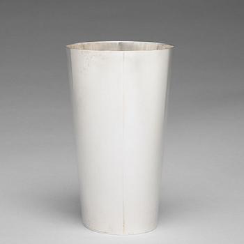 Prins Carl Philip Bernadotte, a sterling silver vase, Guldsmedsaktiebolaget, Stockholm 2011.