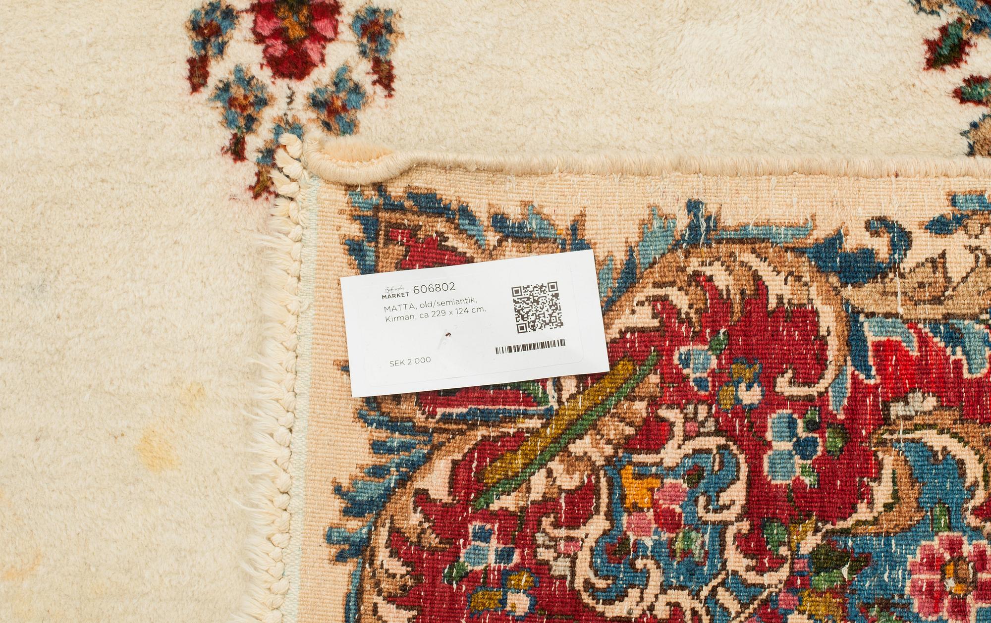 MATTA, old/semiantik, Kirman, ca 229 x 124 cm.