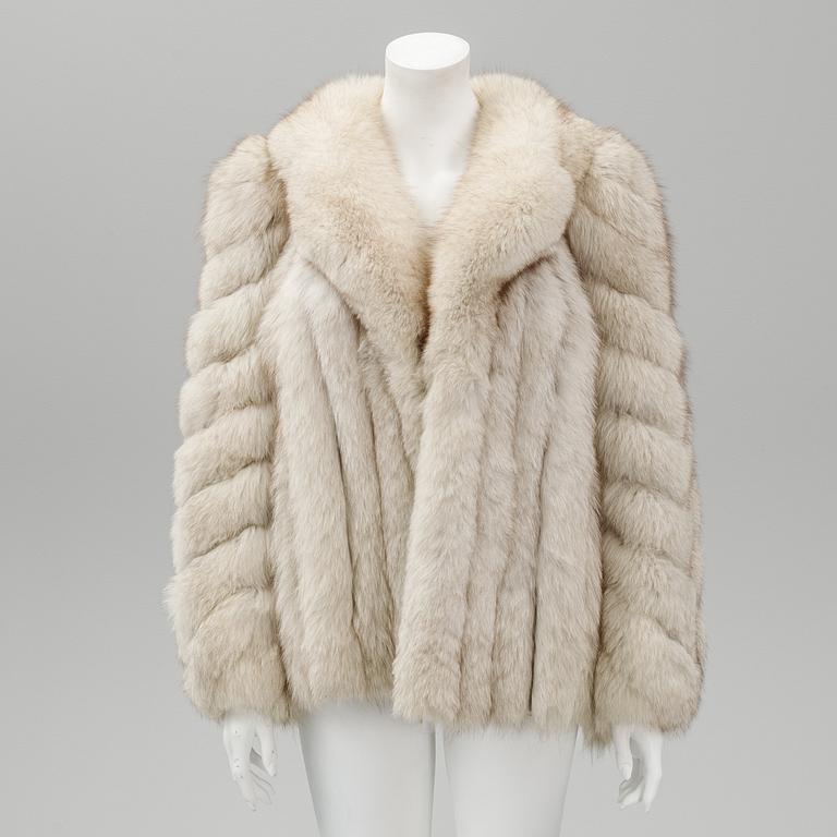 A Saga fox fur jacket, size L.
