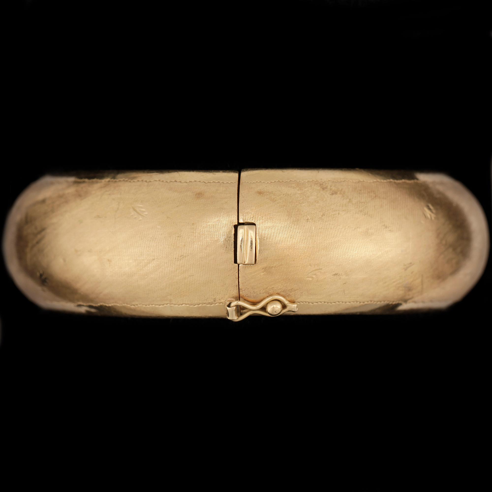 ARMBAND, 18 k guld, Italien, omkr 1900-talets mitt. Vikt 38 gram.