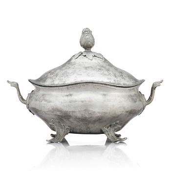 129. A Swedish pewter tureen with cover by E Pettersson Krietz (master in Stockholm 1753-95/1805), 1780.