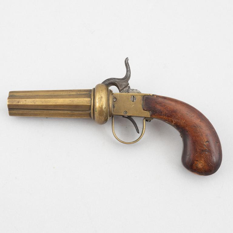 Slaglåsrevolver, svensk, 1800-talets andra hälft.