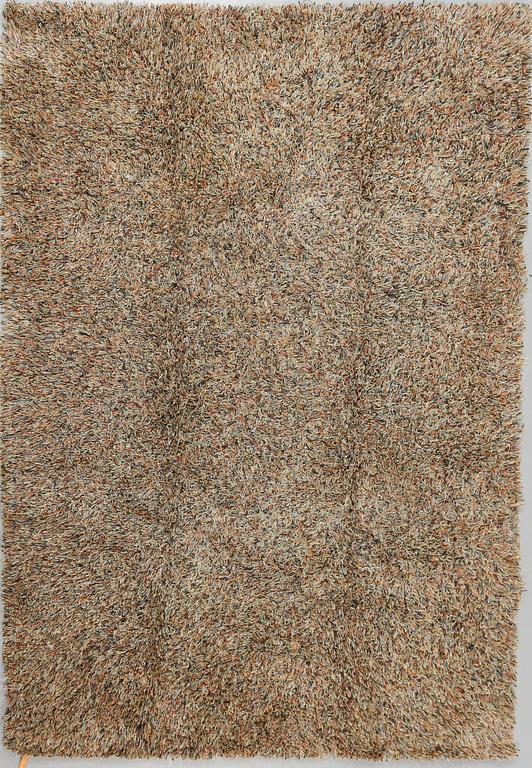 MATTA, tuftad, "Fogg", Gunilla Lagerhem-Ullberg, Kasthall, 240x170 cm.