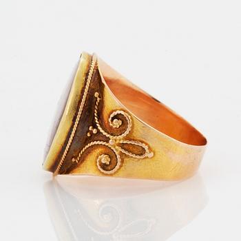 Ring, guld med miniatyrporträtt (Kung) Kristian VII (1749-1808) Kung av Danmark & Norge  i Cornelius Höyers art.