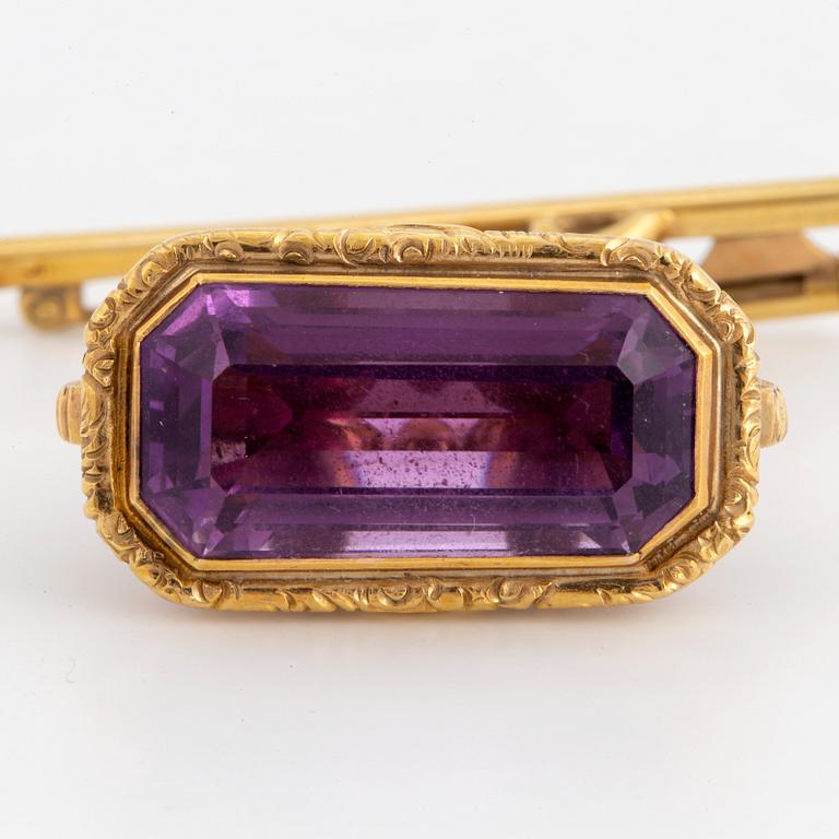 Amethyst brooch.