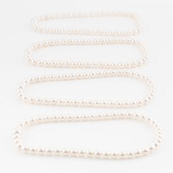Four cultured pearl necklaces, Gaudy.