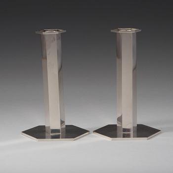 Wiwen Nilsson, a pair of sterling candlesticks, Lund 1975.