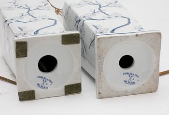 BORDSLAMPOR, ett par, porslin, Porcelaine de Paris, 1900-talets slut.