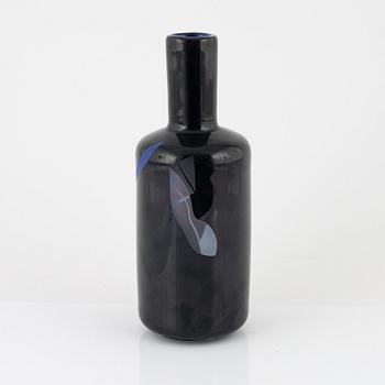 Klas-Göran Tinbäck, vase, executed in his own studio, 1990.