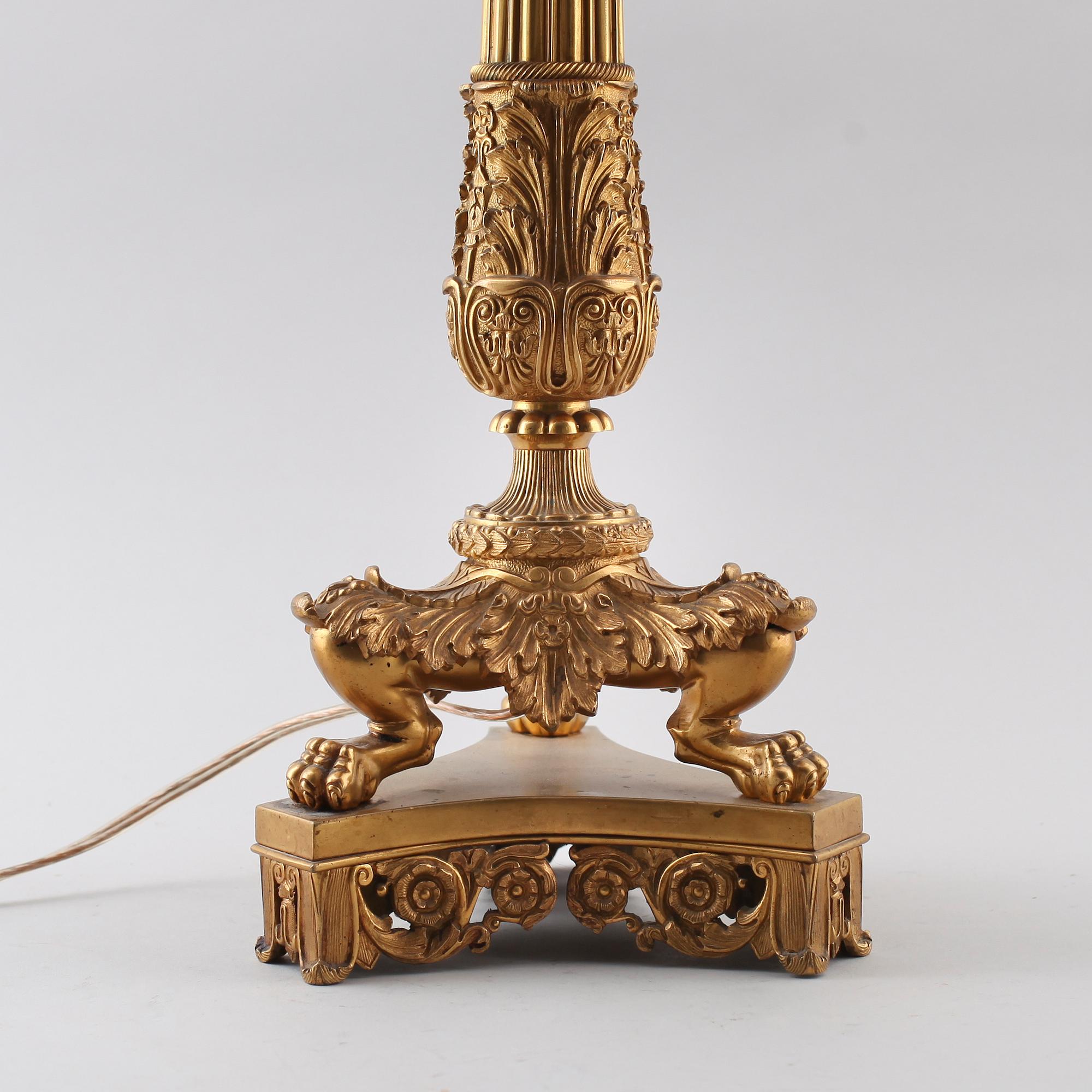 BORDSLAMPA, förgylld mässing, gustaviansk stil, 1900-talets första hälft.