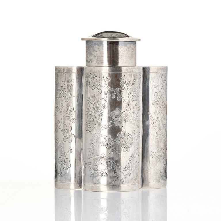 A Chinese silver teacaddy, first part of the 20th century.