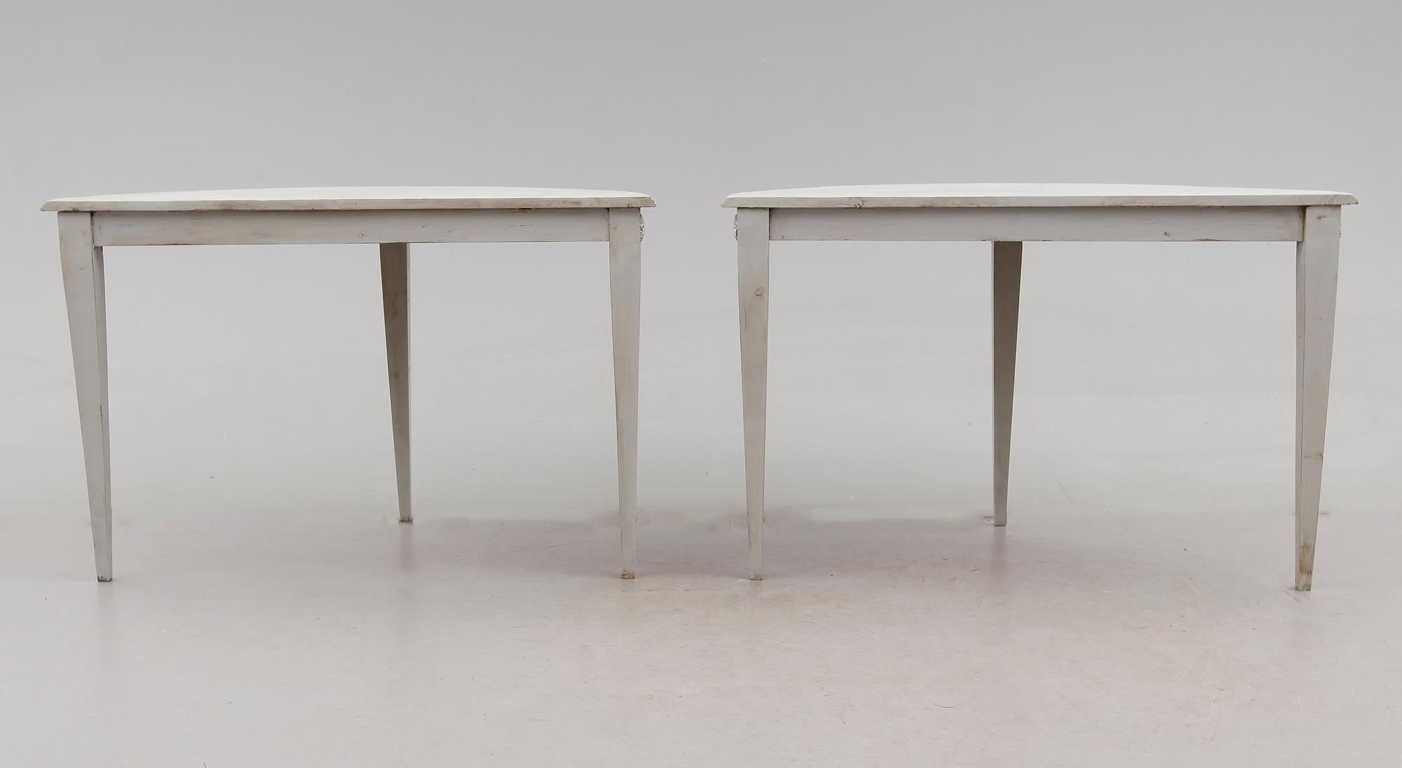 HALVMÅNEBORD, 1 par, 1800-talets andra hälft.