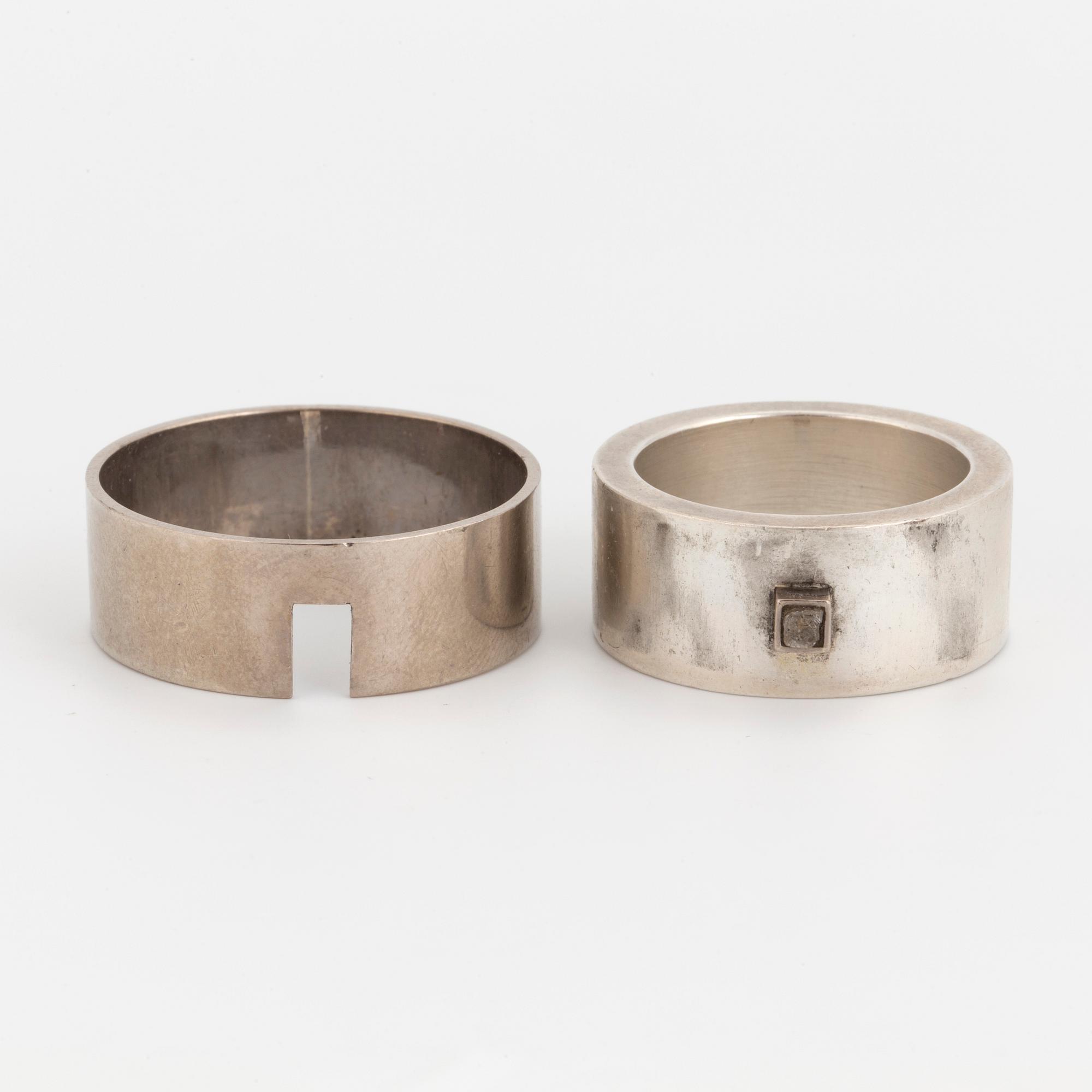 RING, Helena Edman, silver med oslipad diamant.