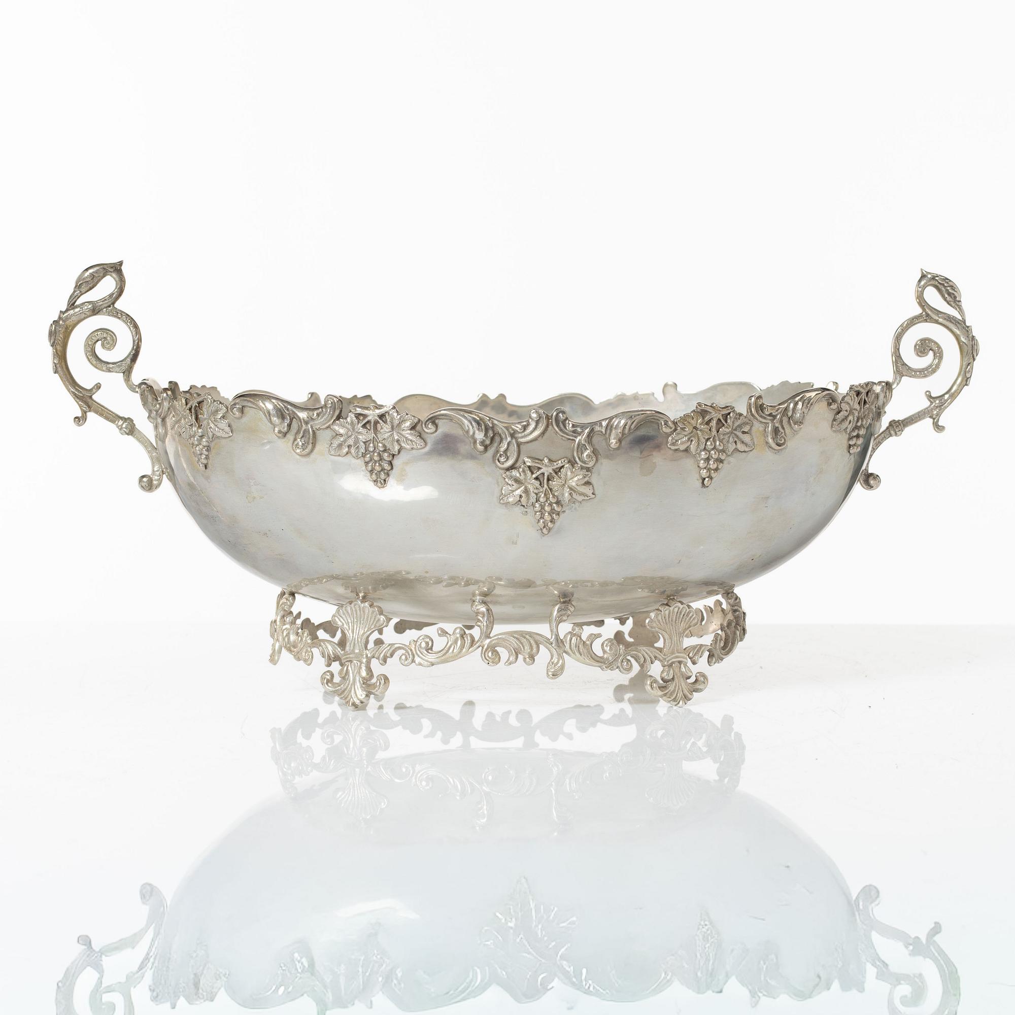 Jardiniere, silver, 1976.