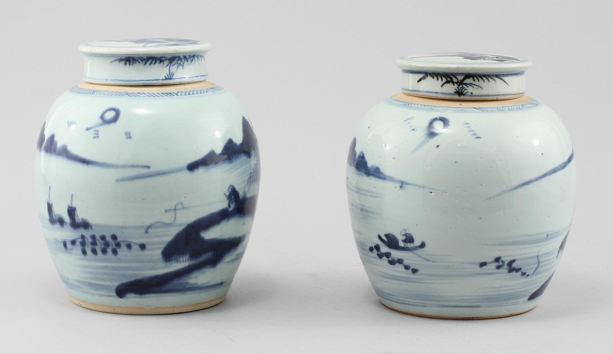 LOCKBOJANER, 2 st, porslin, Kina, 1800-tal.