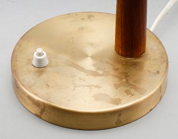 BORDSLAMPA, mässing och teak, 1900-talets mitt.