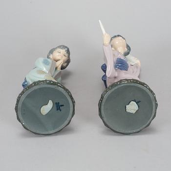 A pair of porcelain figurines, Spain, secind half of the 20th century.
