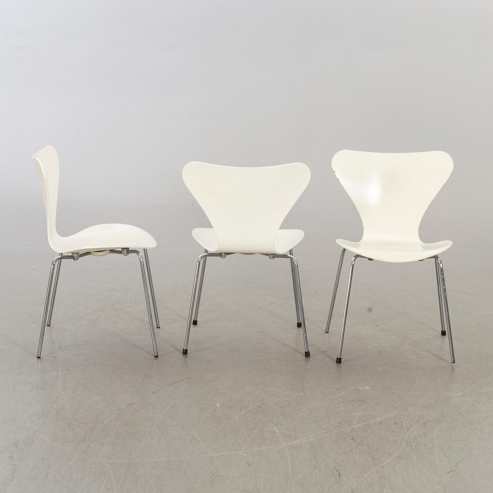 ARNE JACOBSEN, six danish "Sjuan" chairs for Fritz Hansen.