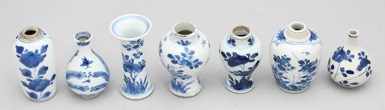 PARTI MINIATYRVASER, 7 st, porslin, Kina 1700-tal.