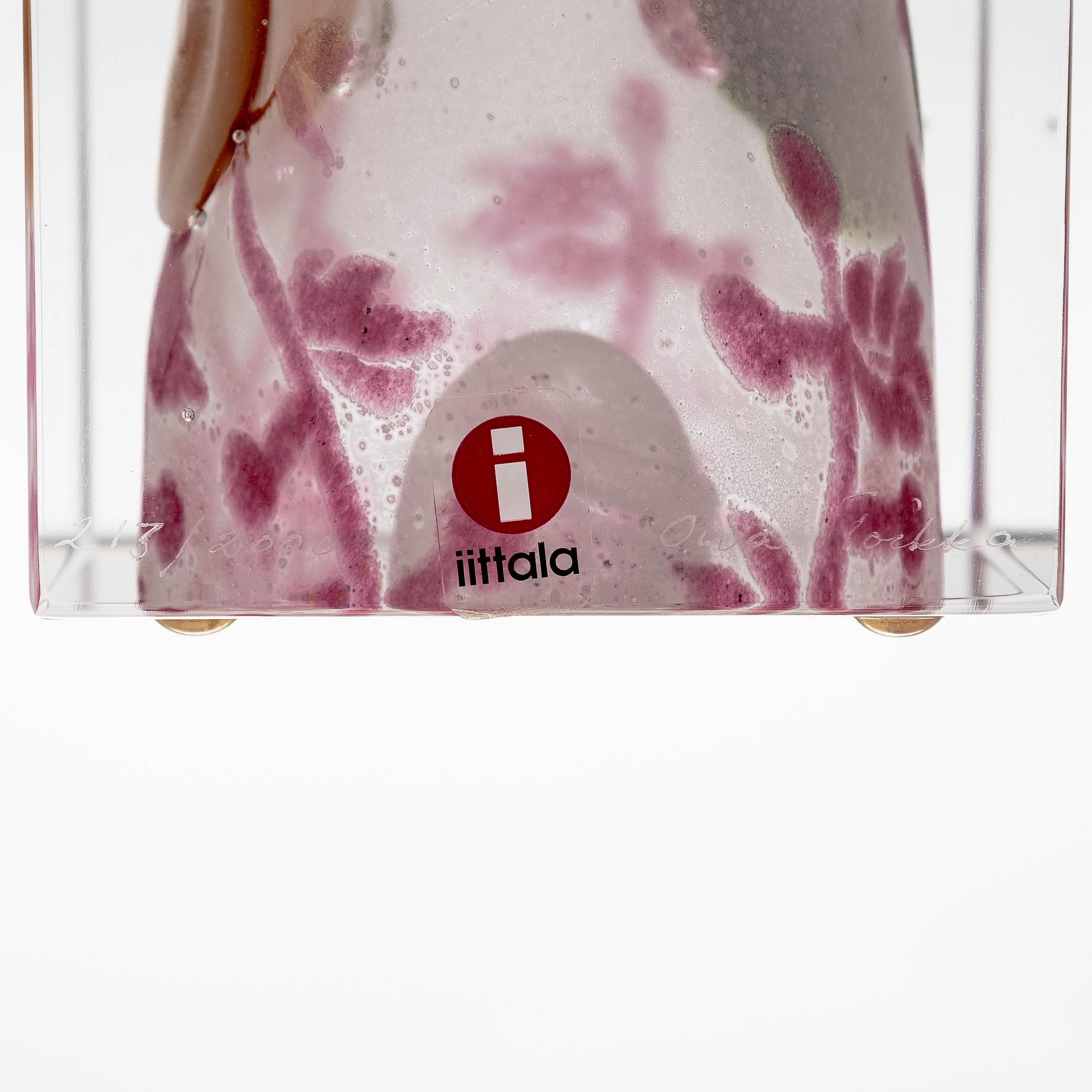 Oiva Toikka, an annual glass cube, signed Oiva Toikka, Nuutajärvi 2008 and numbered 213/2000.
