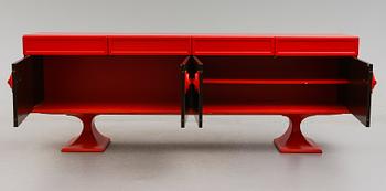 SIDEBOARD, 1970-tal.