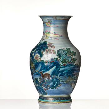 A large famille rose vase, Qing dynasty, circa 1800.