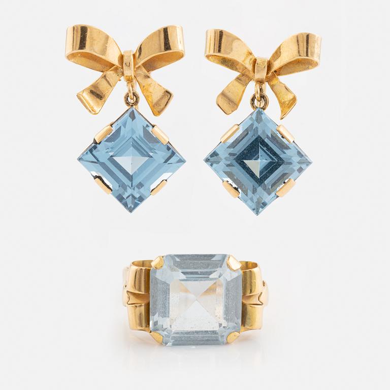 18K gold and synthetic blue spinel ring and earrings.