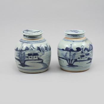 BOJANER, ett par, porslin, Kina, 1800-tal.