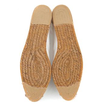 HERMÈS, ett par espandrillos. Motsvarar storlek ca 38.